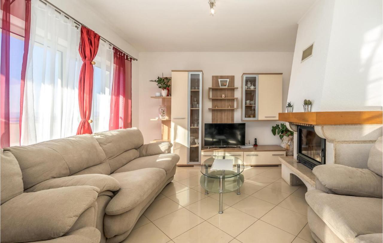 Amazing apartment in Crikvenica with 2 Bedrooms&WiFi Buitenkant foto