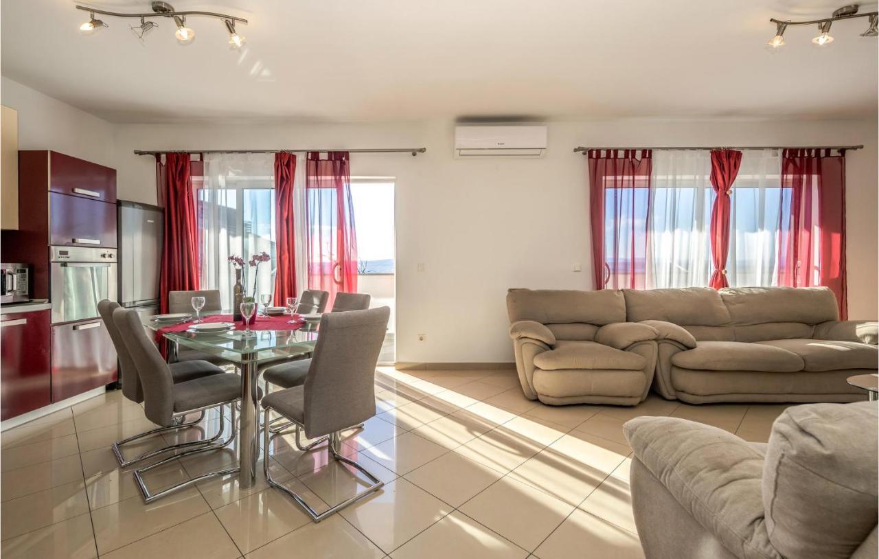 Amazing apartment in Crikvenica with 2 Bedrooms&WiFi Buitenkant foto