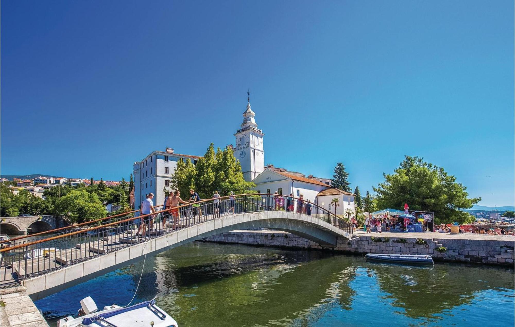Amazing apartment in Crikvenica with 2 Bedrooms&WiFi Buitenkant foto